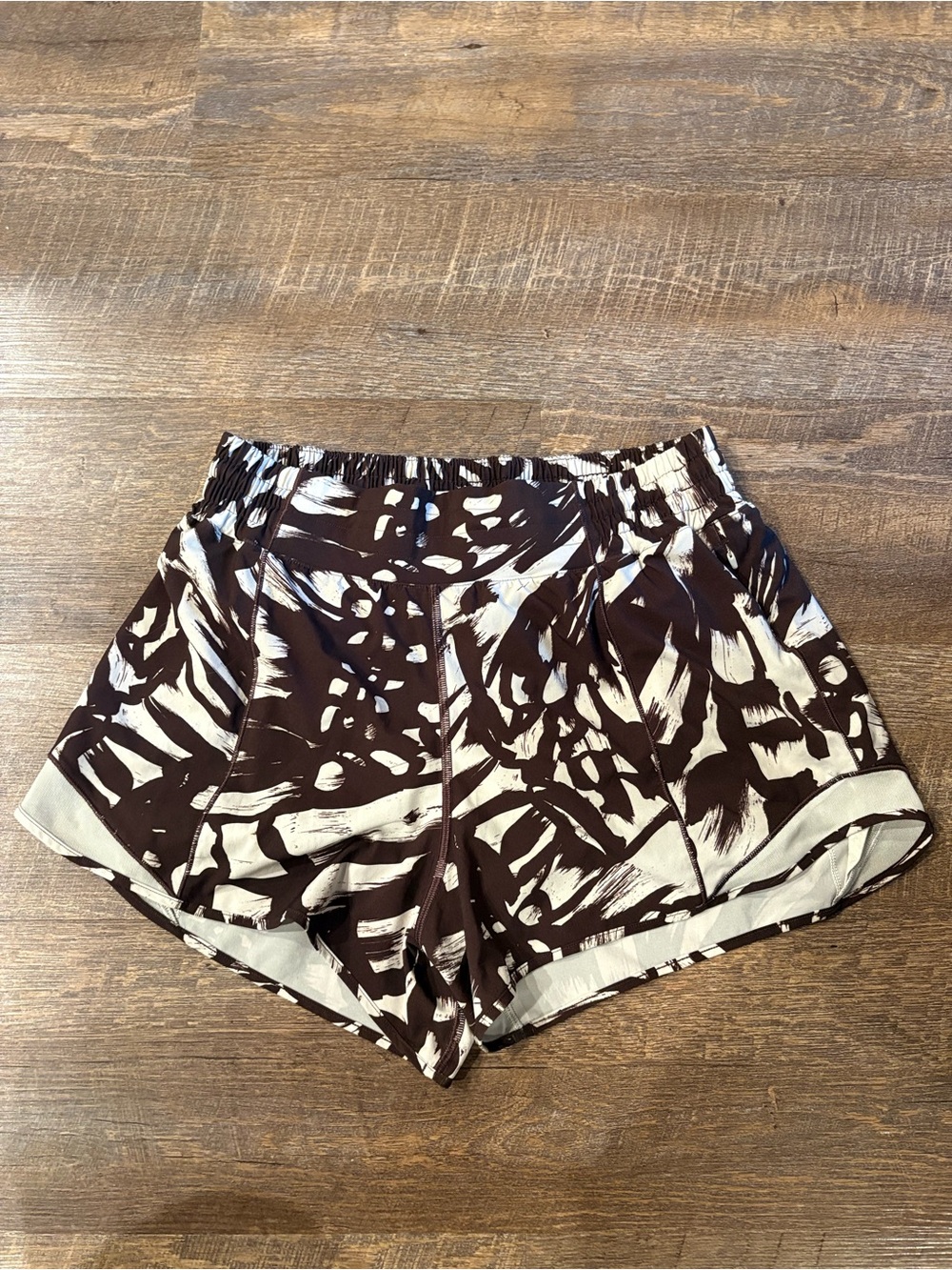 Hotty Hot high-rise lined shorts 4”